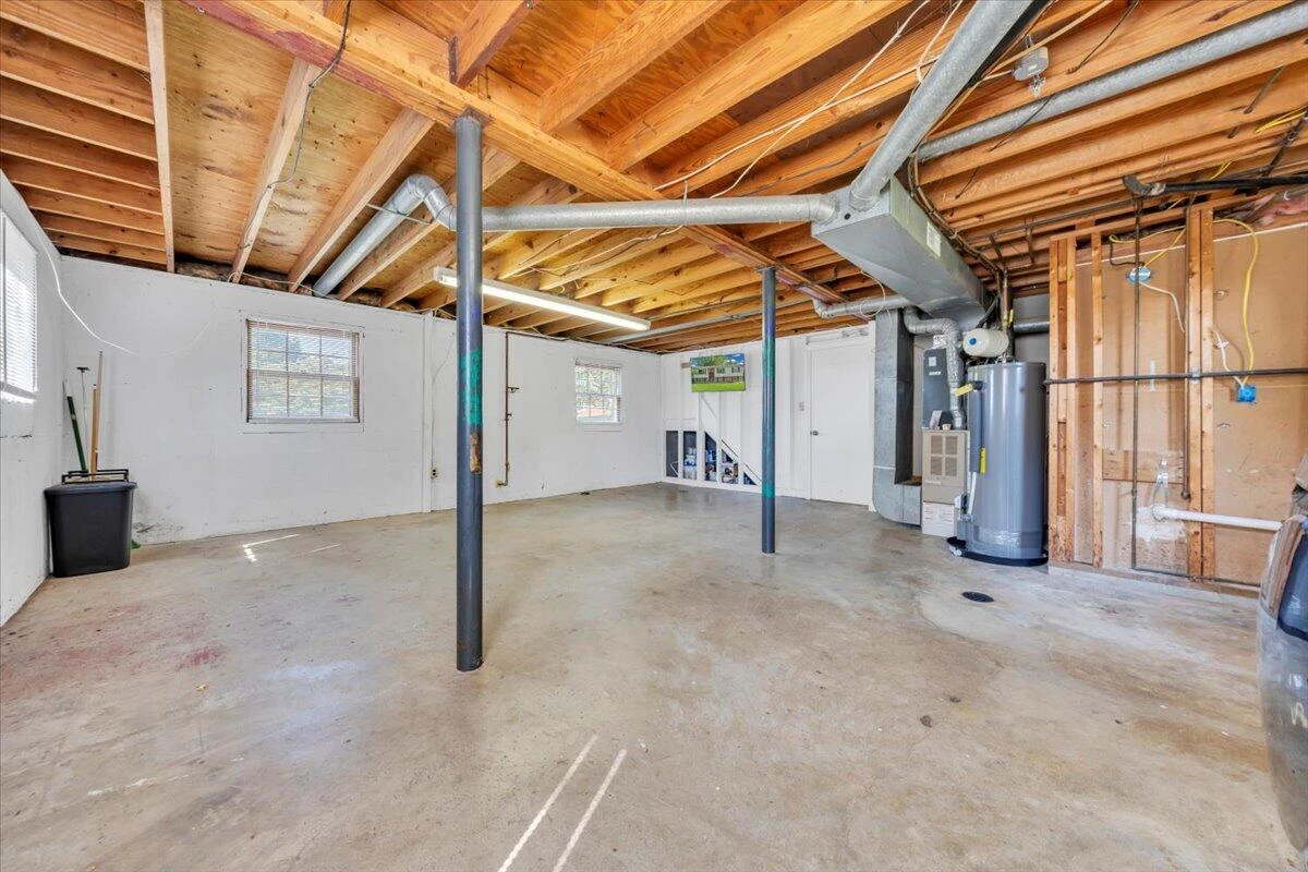 569 Holiday RD - Photo 38