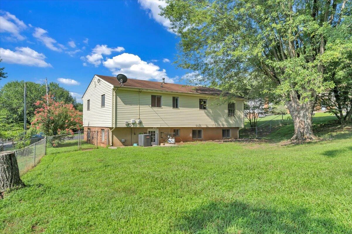 569 Holiday RD - Photo 41