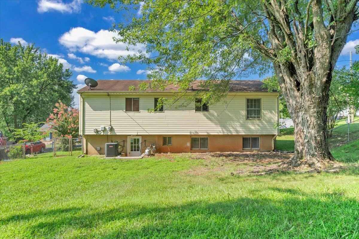 569 Holiday RD - Photo 42
