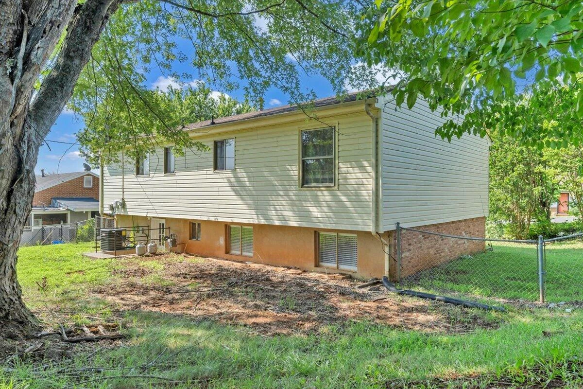 569 Holiday RD - Photo 43