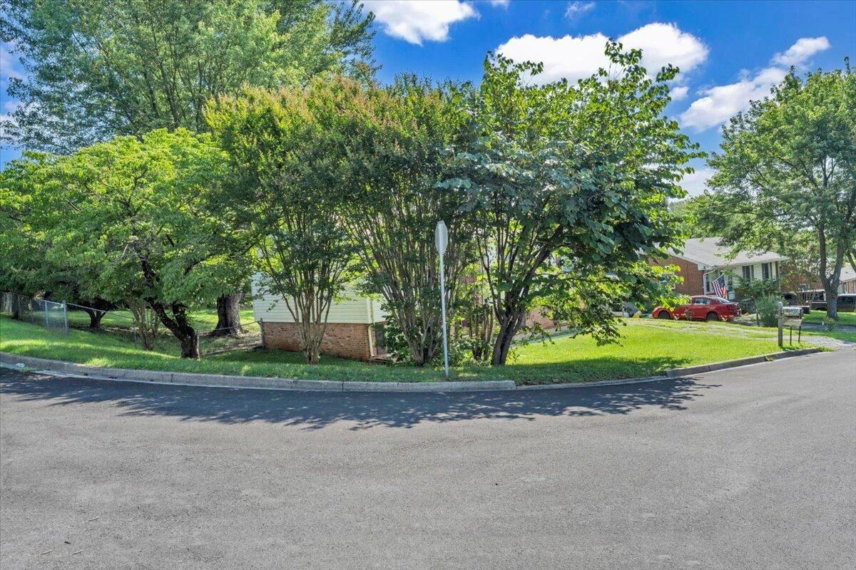569 Holiday RD - Photo 45