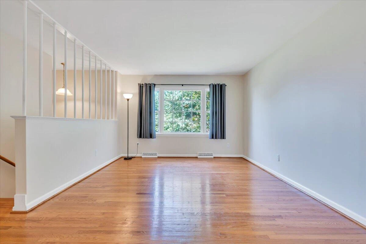 569 Holiday RD - Photo 11