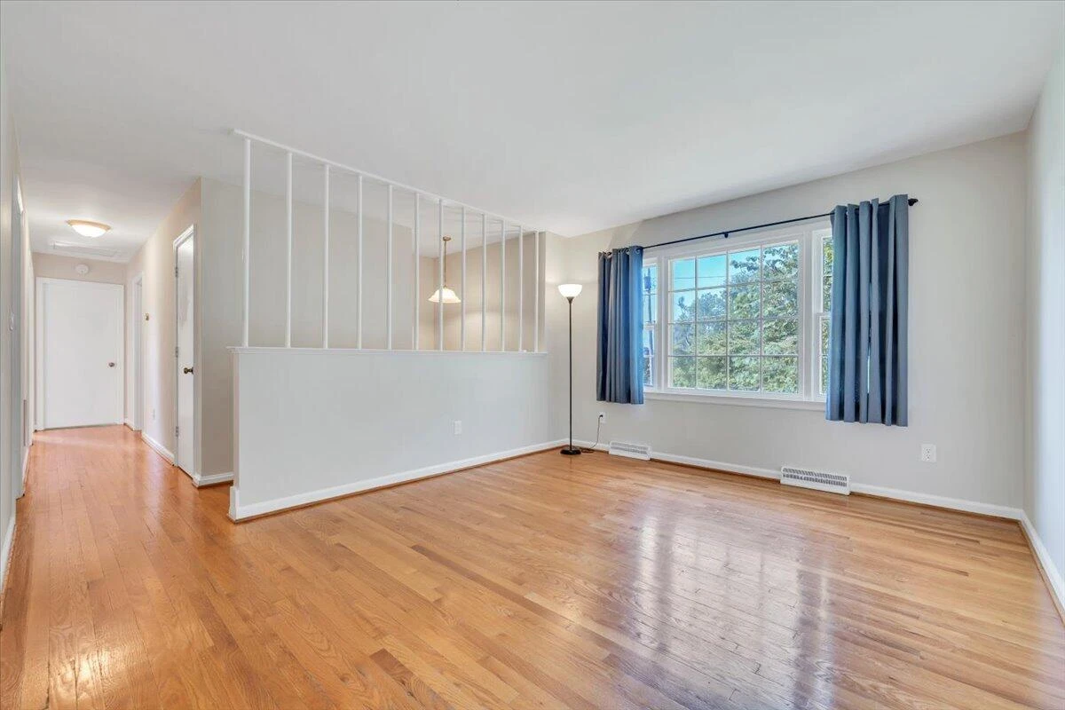 569 Holiday RD - Photo 12