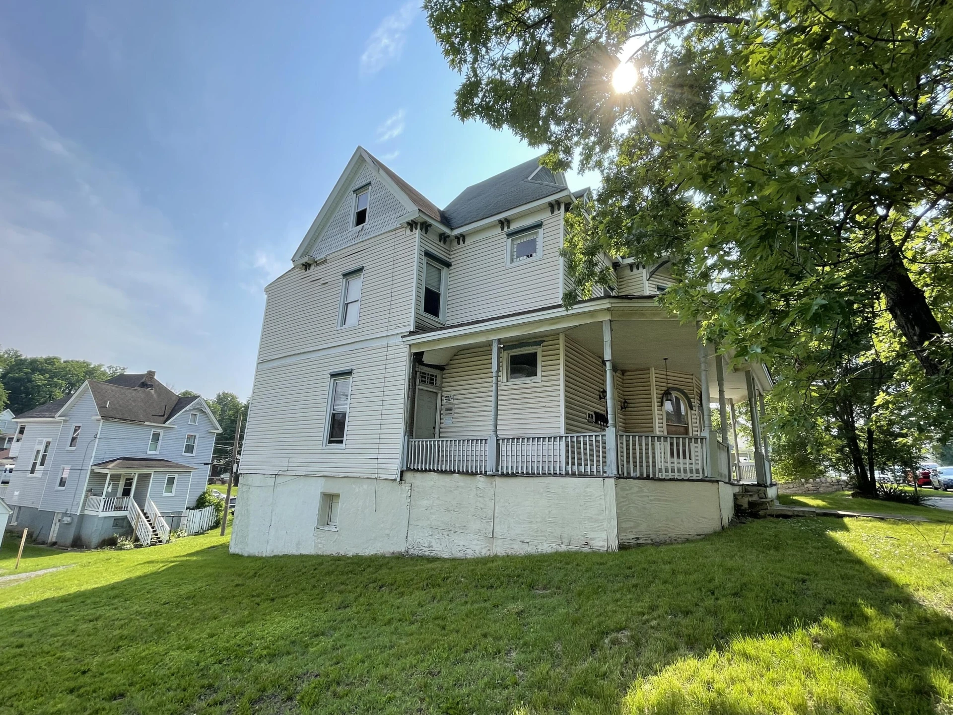 832 Patterson AVE SW - Photo 2