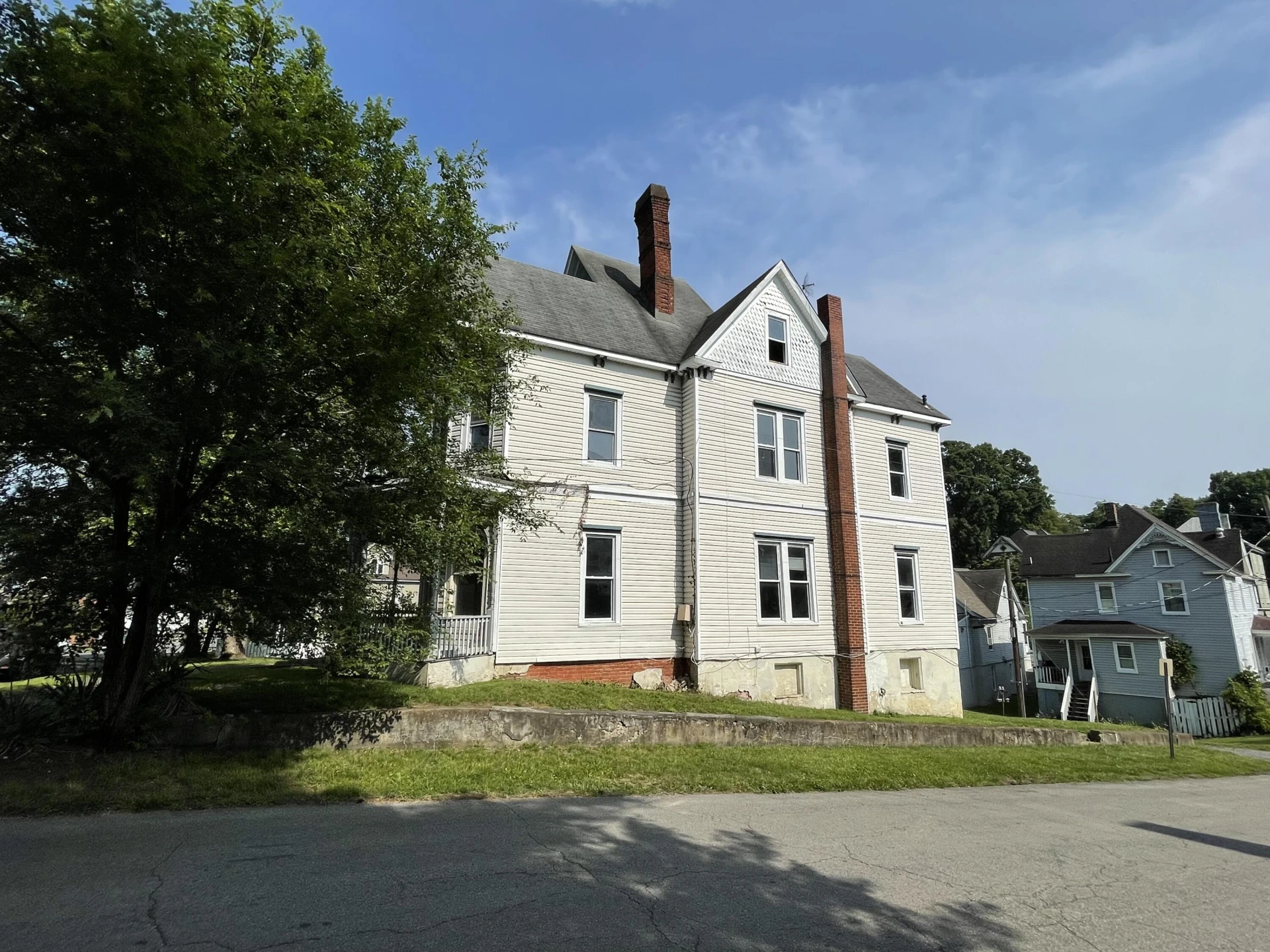 832 Patterson AVE SW - Photo 4