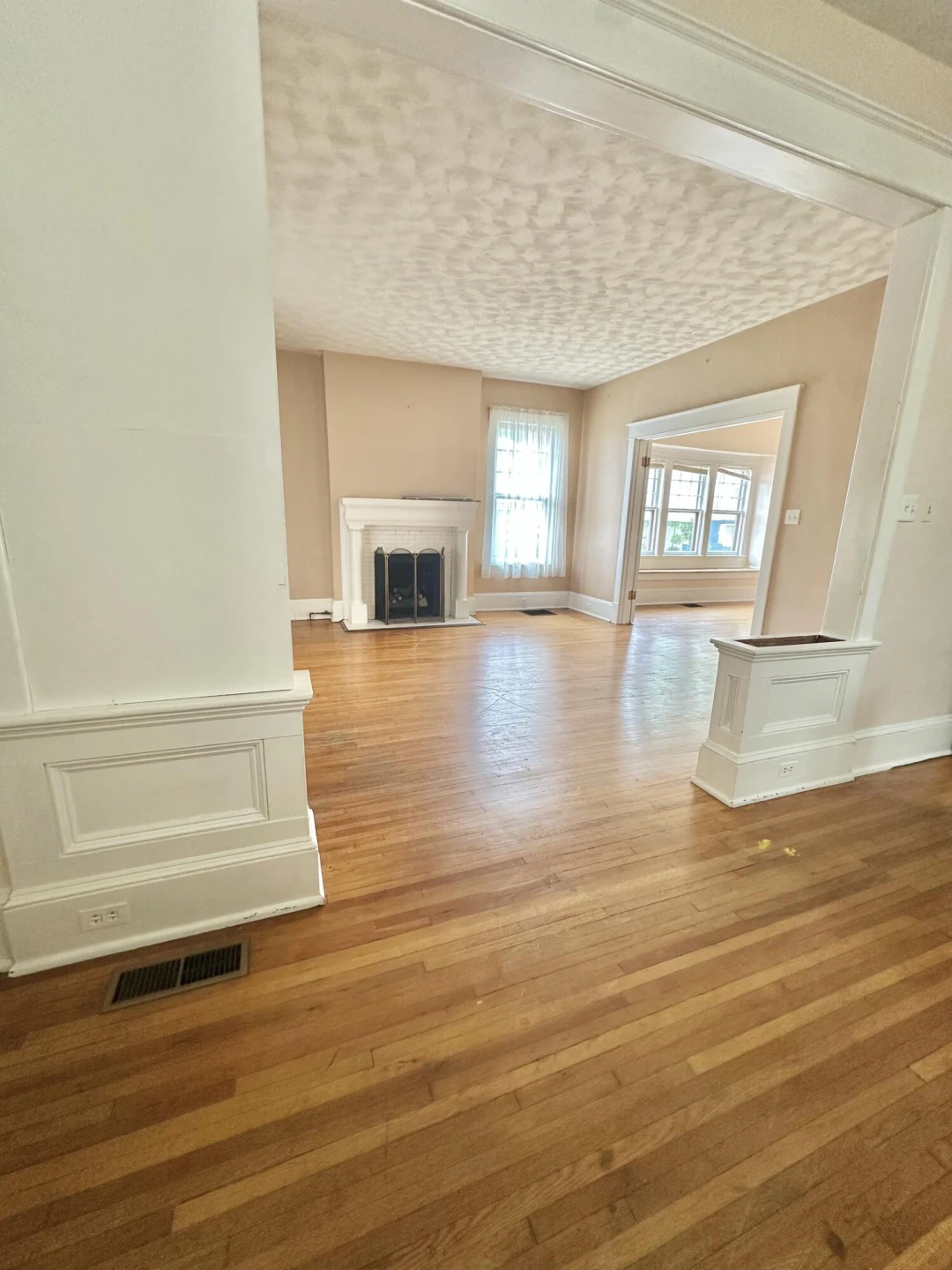 448 W Riverside ST - Photo 13
