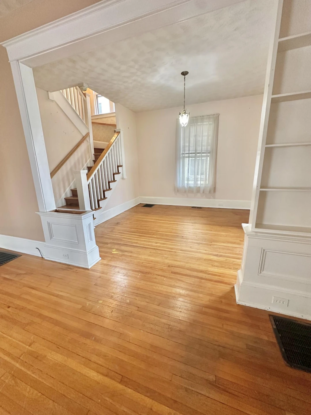 448 W Riverside ST - Photo 15