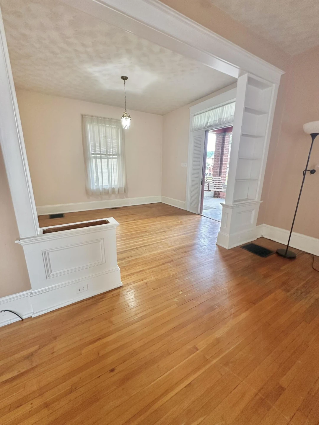 448 W Riverside ST - Photo 16