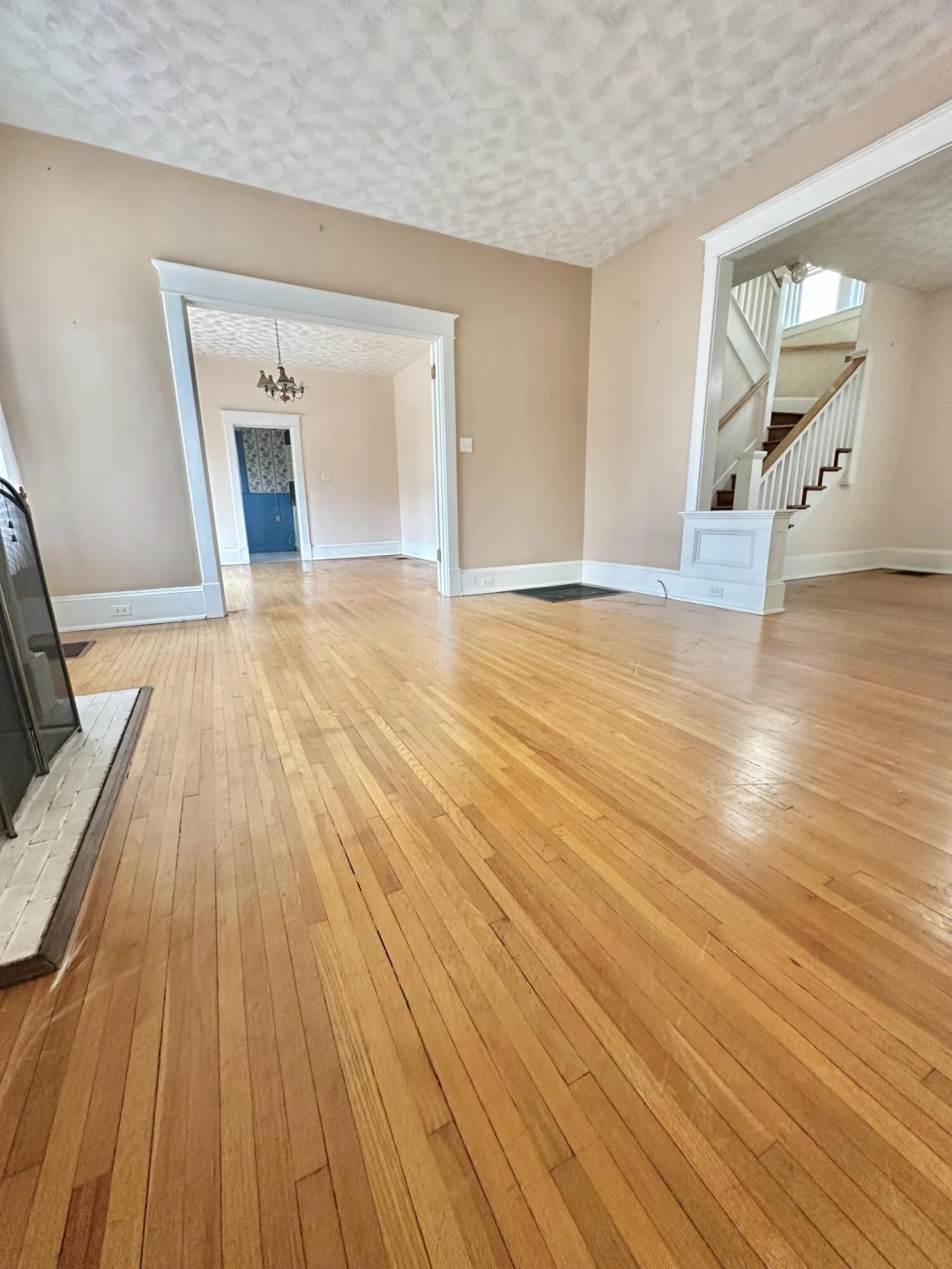 448 W Riverside ST - Photo 18