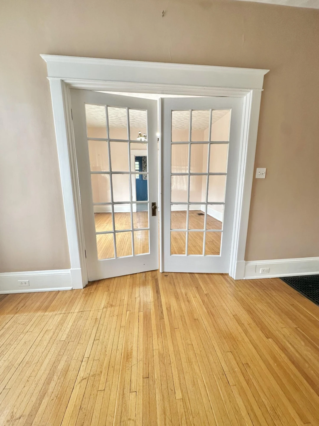 448 W Riverside ST - Photo 21