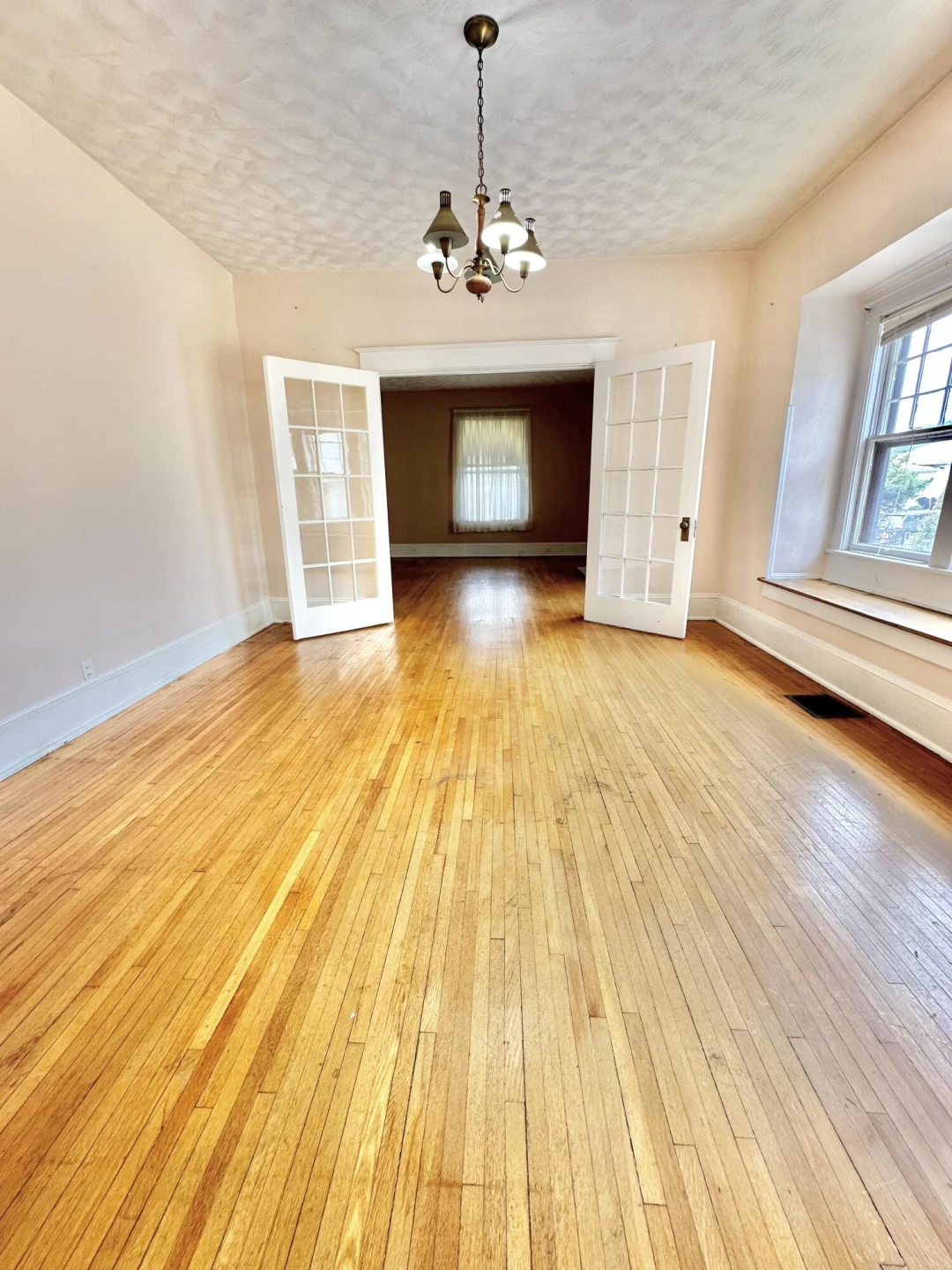 448 W Riverside ST - Photo 24