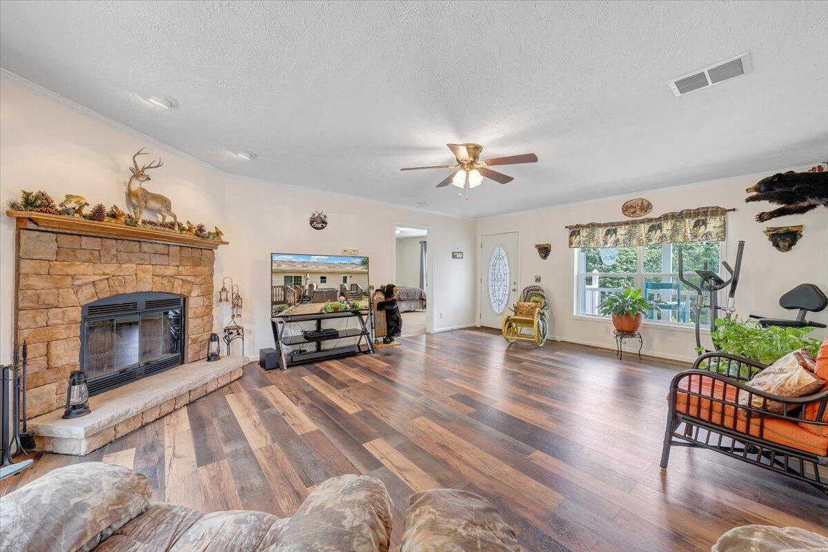 384 White Oak LN - Photo 11