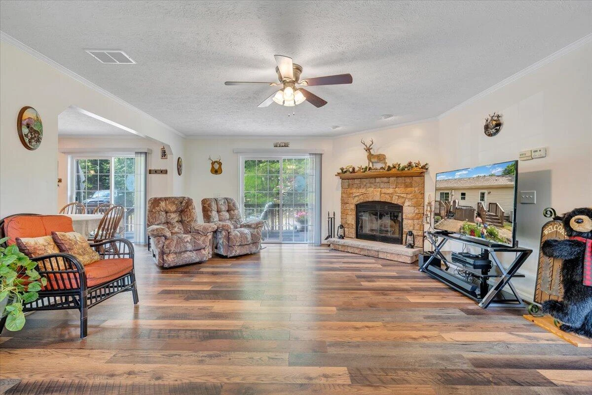 384 White Oak LN - Photo 14