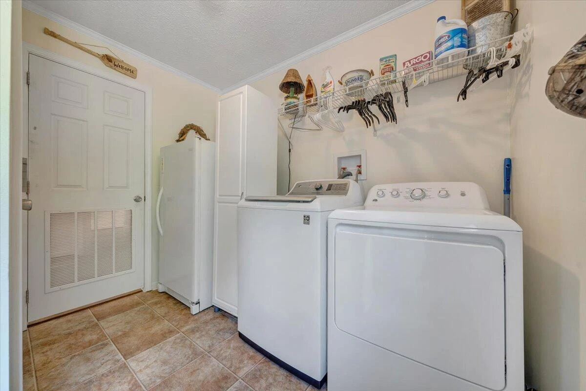 384 White Oak LN - Photo 16
