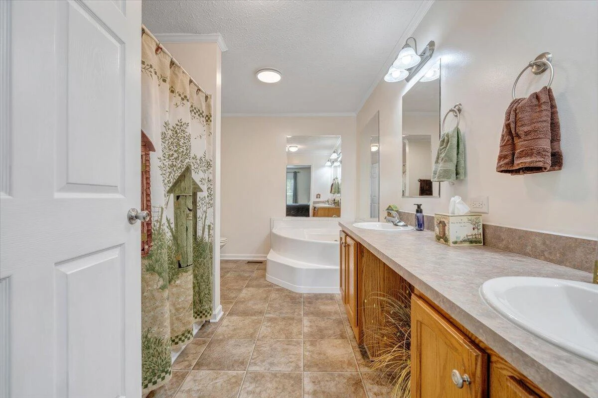 384 White Oak LN - Photo 25