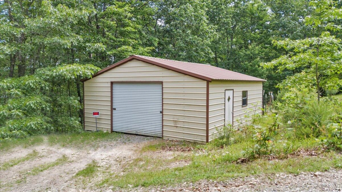 384 White Oak LN - Photo 38