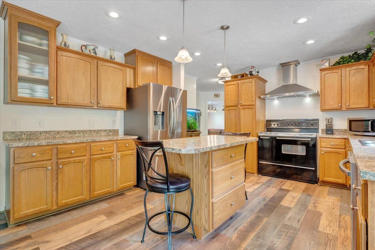 384 White Oak LN - Photo 4