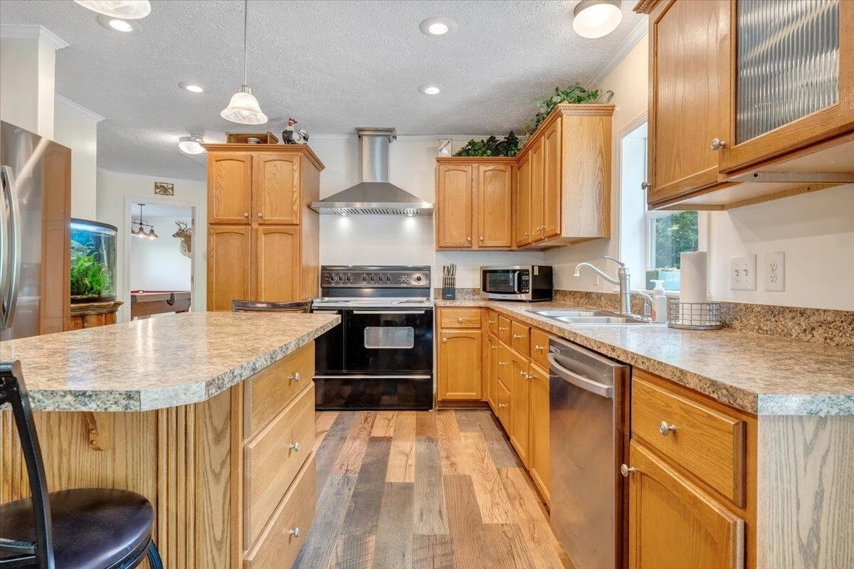384 White Oak LN - Photo 5