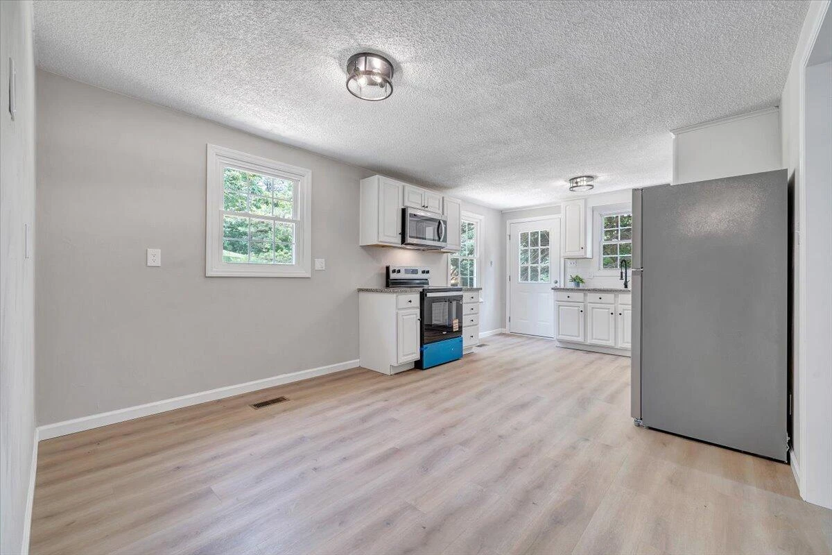 1632 Haymakertown RD - Photo 7