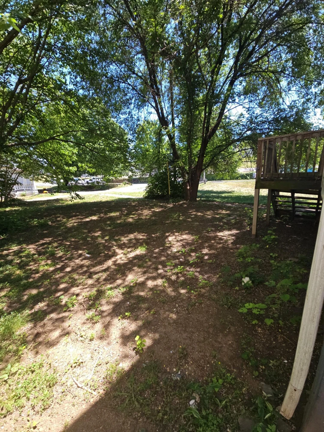 522 6th ST SE - Photo 13
