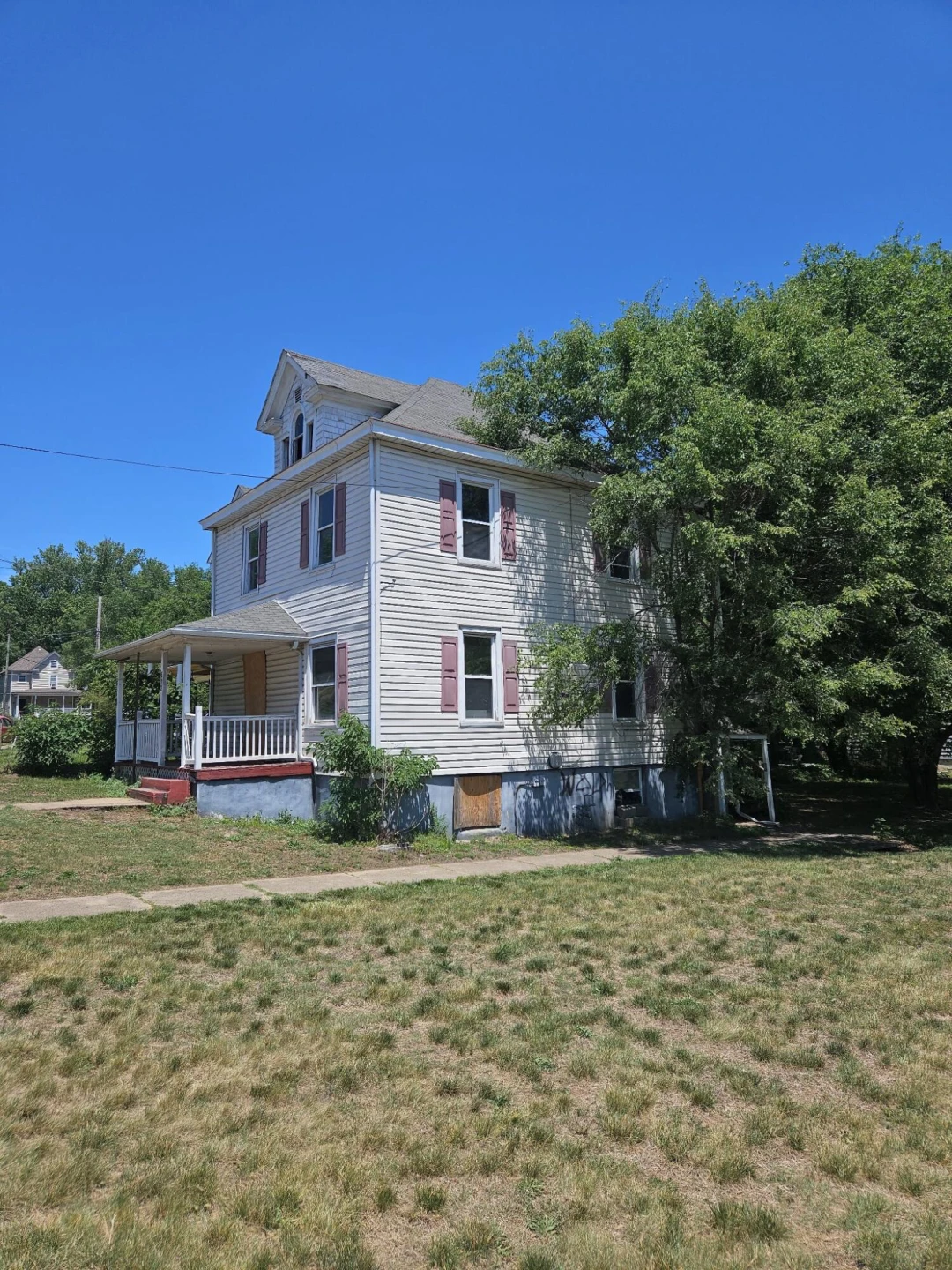 522 6th ST SE - Photo 2