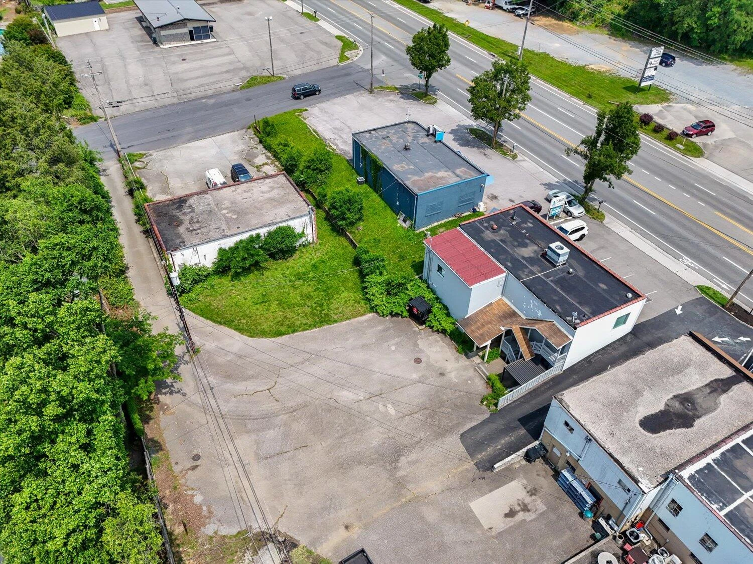 3203 Brambleton AVE - Photo 3