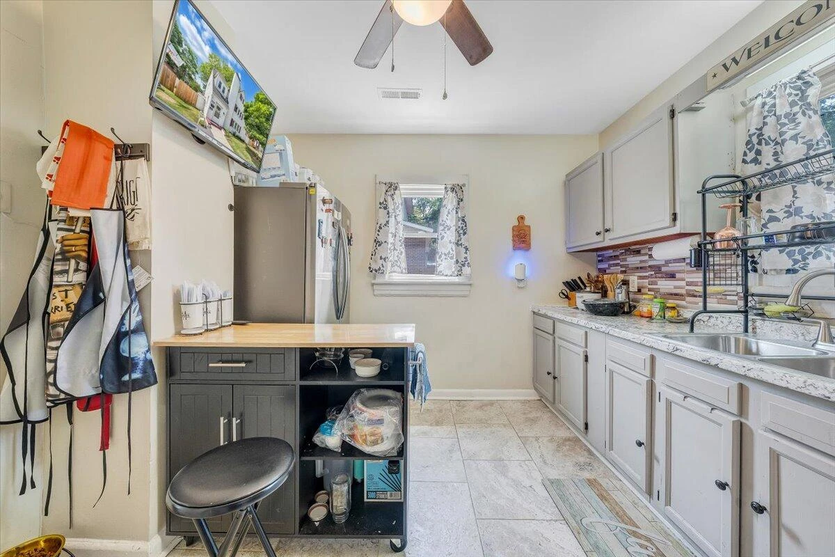 2918 10th ST NW - Photo 16