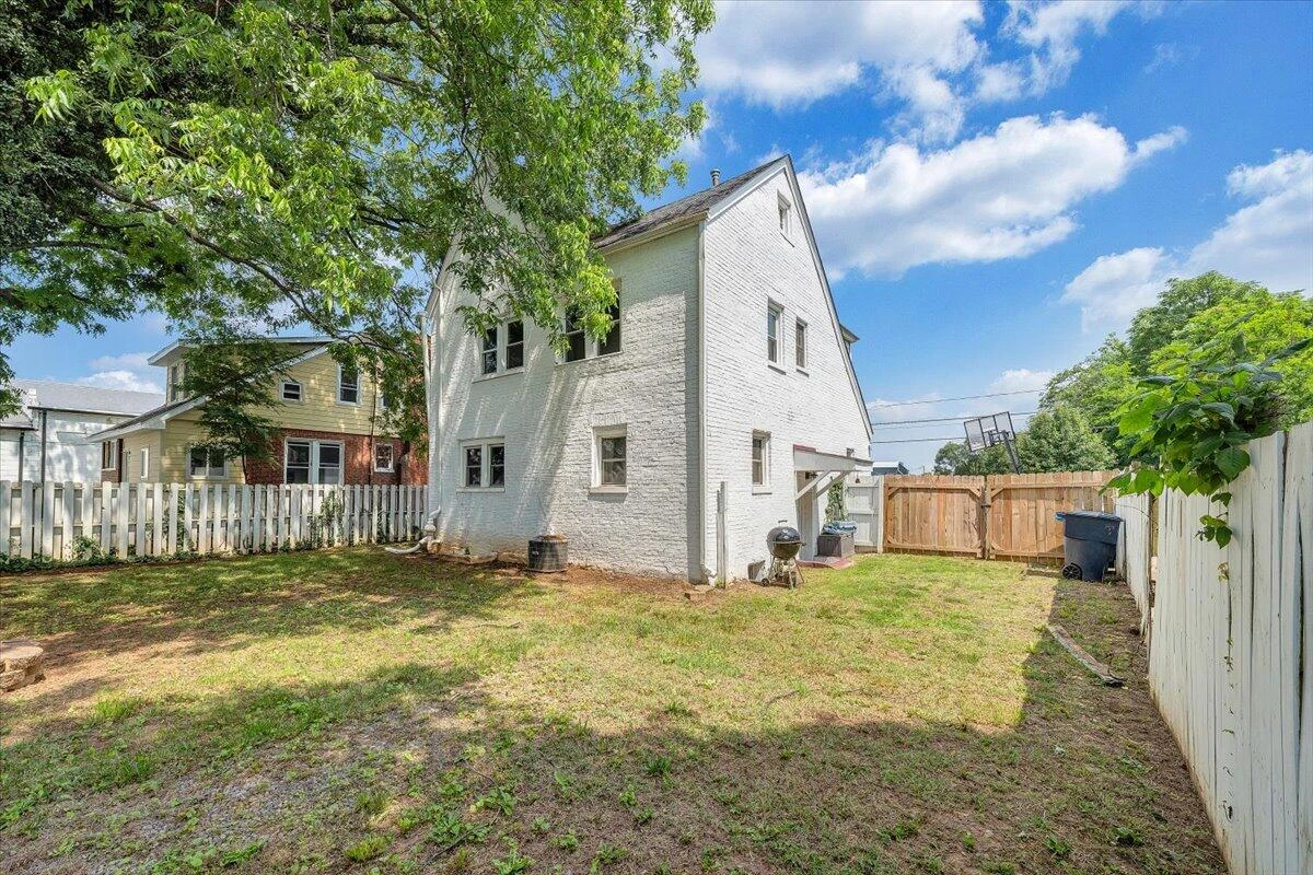 2918 10th ST NW - Photo 21