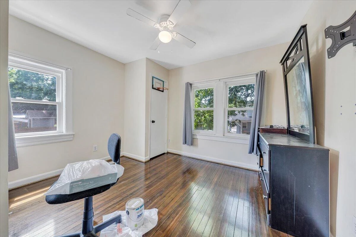2918 10th ST NW - Photo 8
