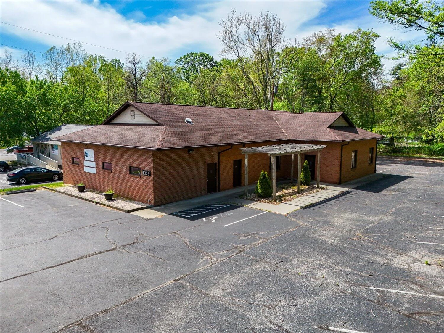 1335 Hardy RD