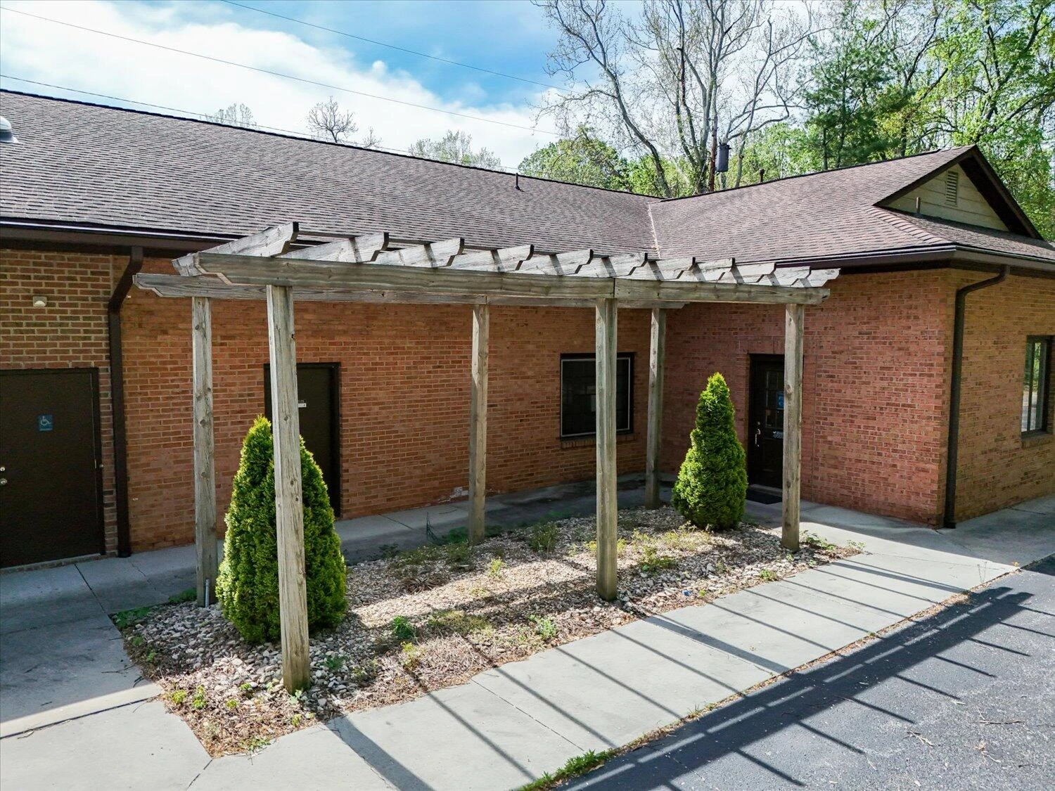 1335 Hardy RD - Photo 2