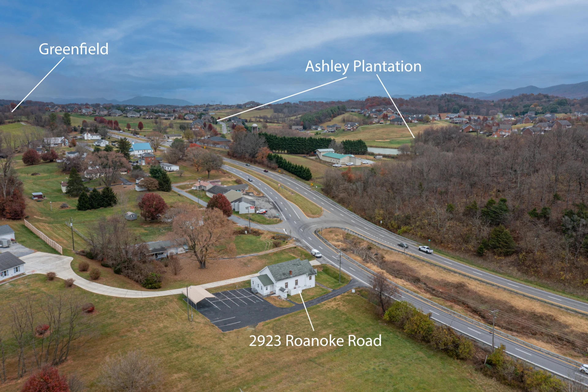 2923 Roanoke RD - Photo 3