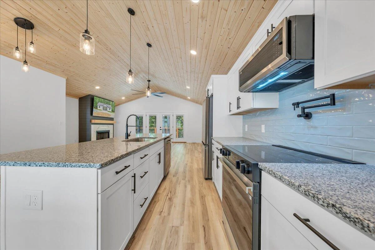 2365 Lakewood Forest RD - Photo 16