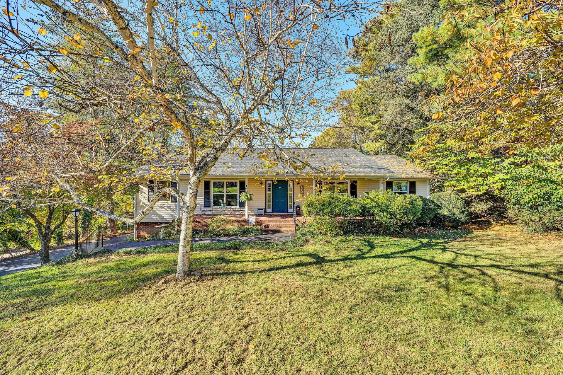 2343 Circle DR SW - Photo 2