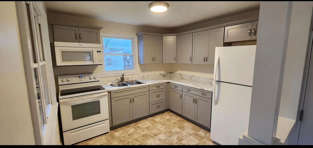 1602 Campbell AVE SE - Photo 10