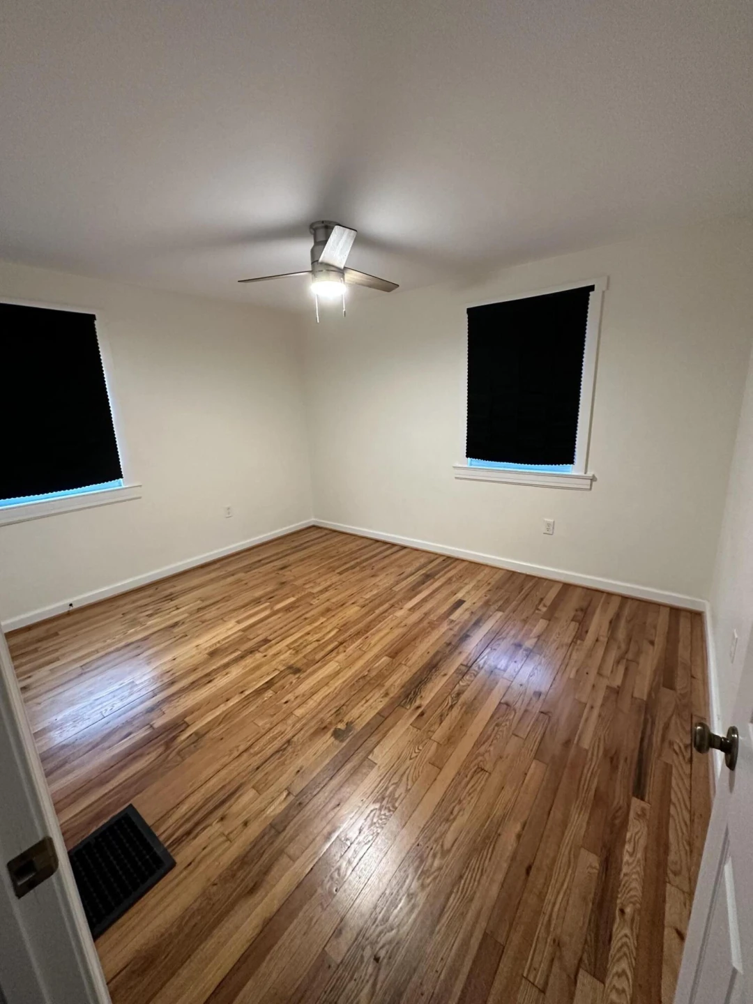 1602 Campbell AVE SE - Photo 12
