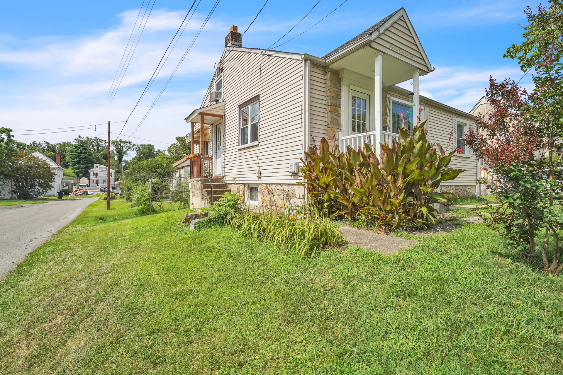 1602 Campbell AVE SE - Photo 4