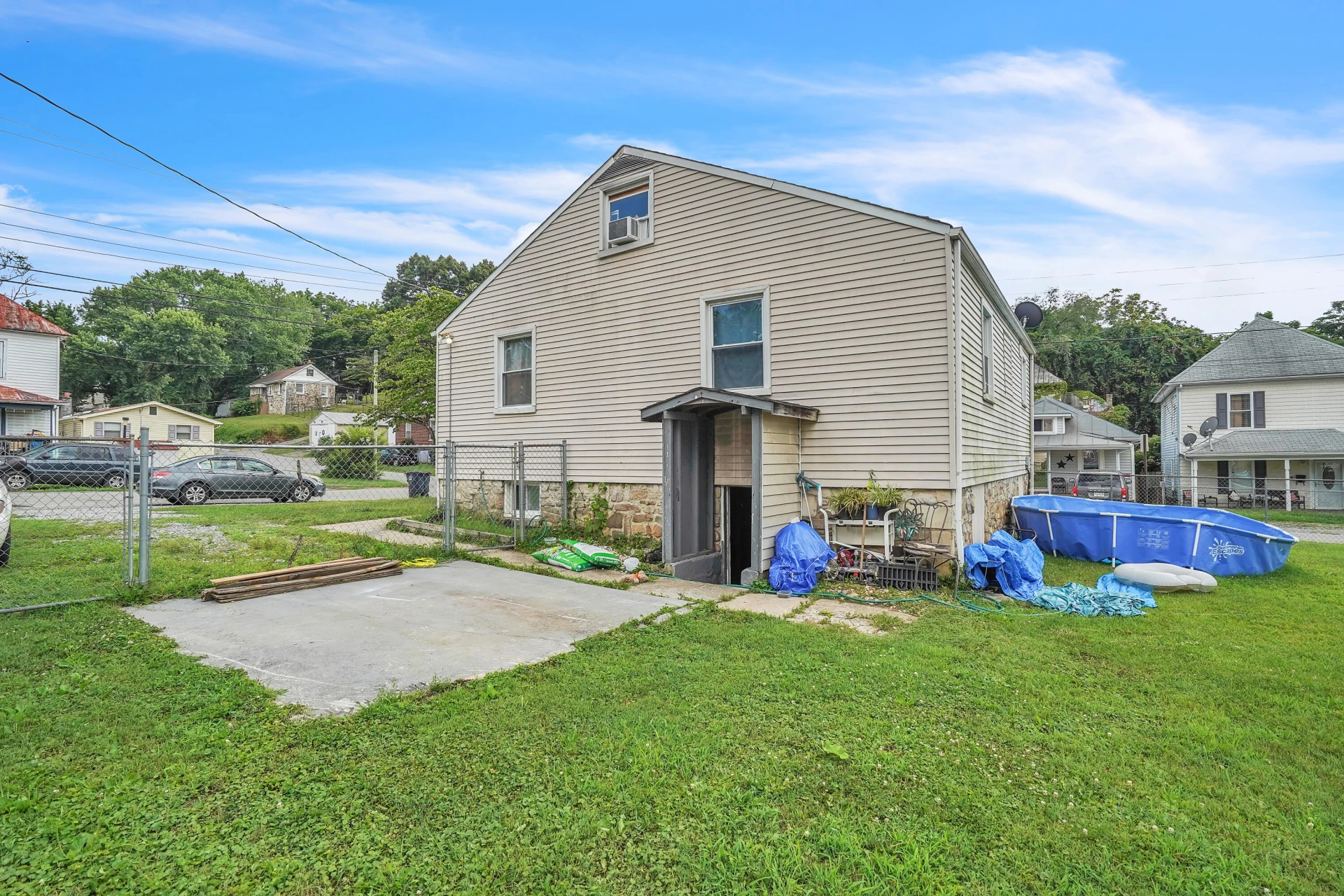 1602 Campbell AVE SE - Photo 5