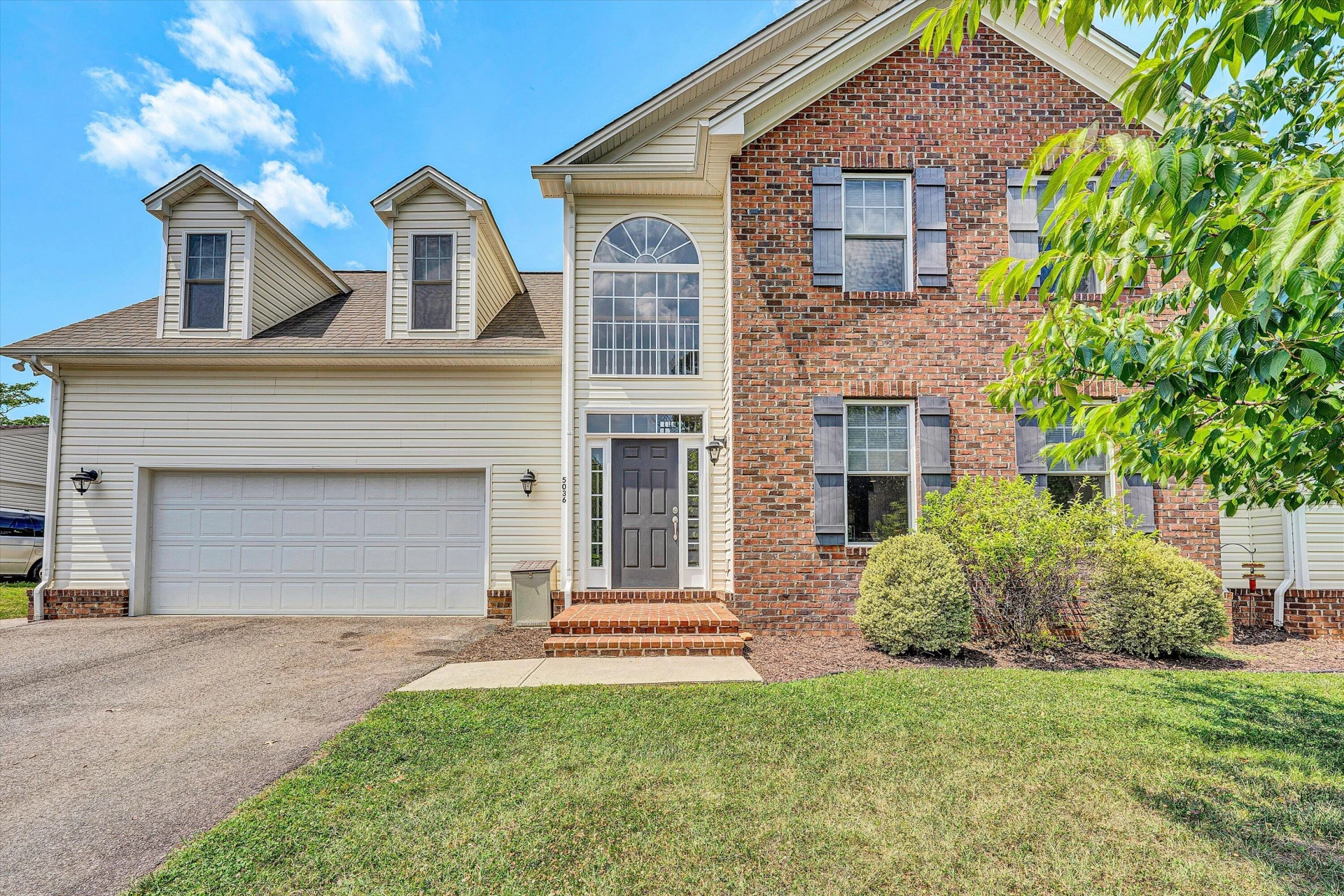 5036 Buffalo CIR - Photo 2