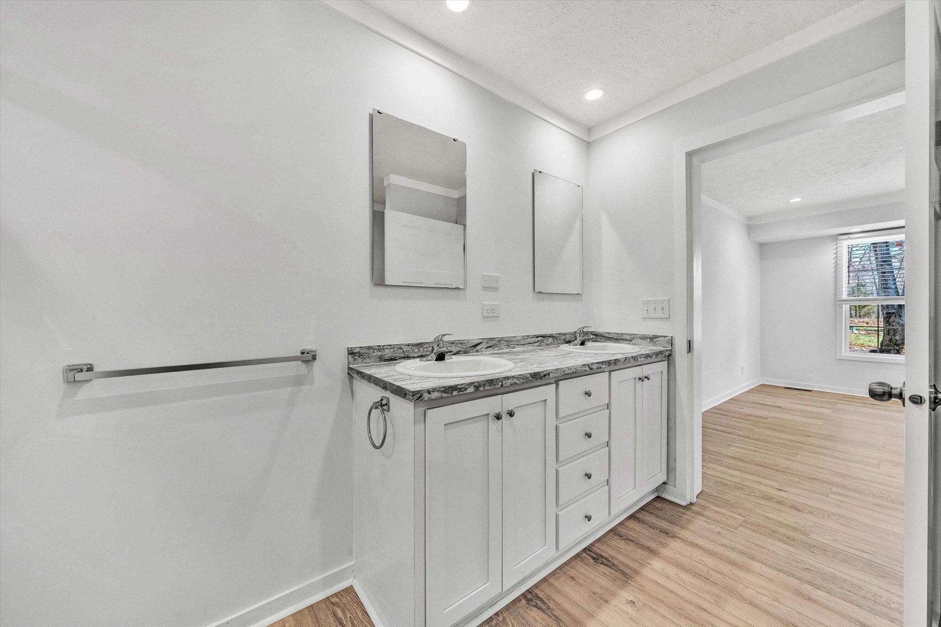 971 Waters Edge DR - Photo 15