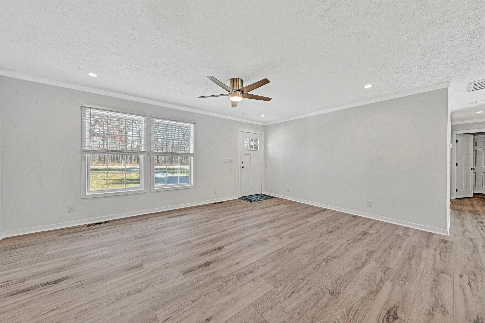 971 Waters Edge DR - Photo 6