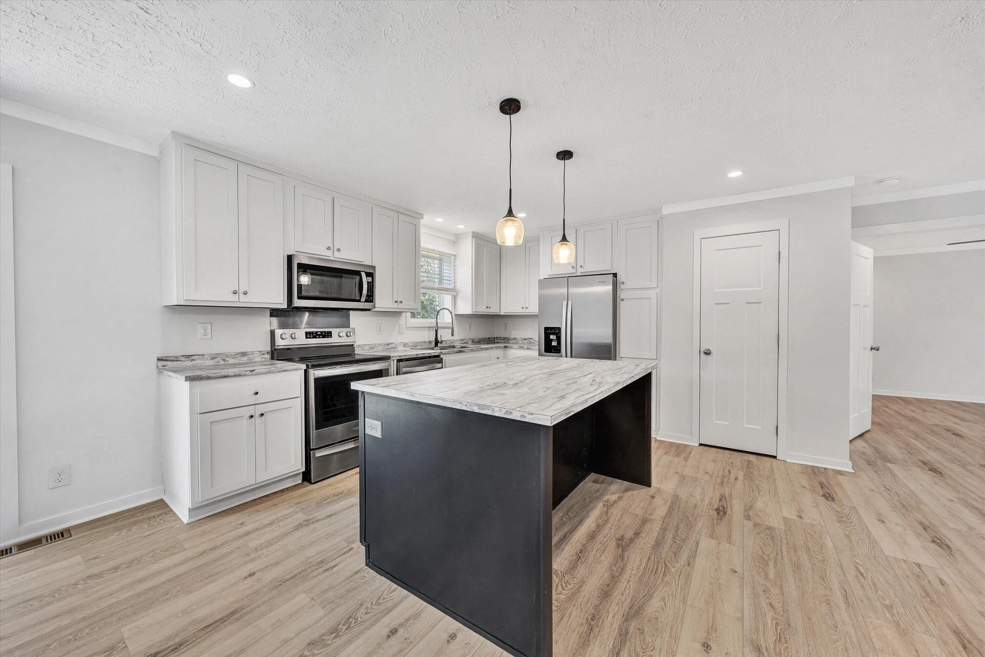 971 Waters Edge DR - Photo 8