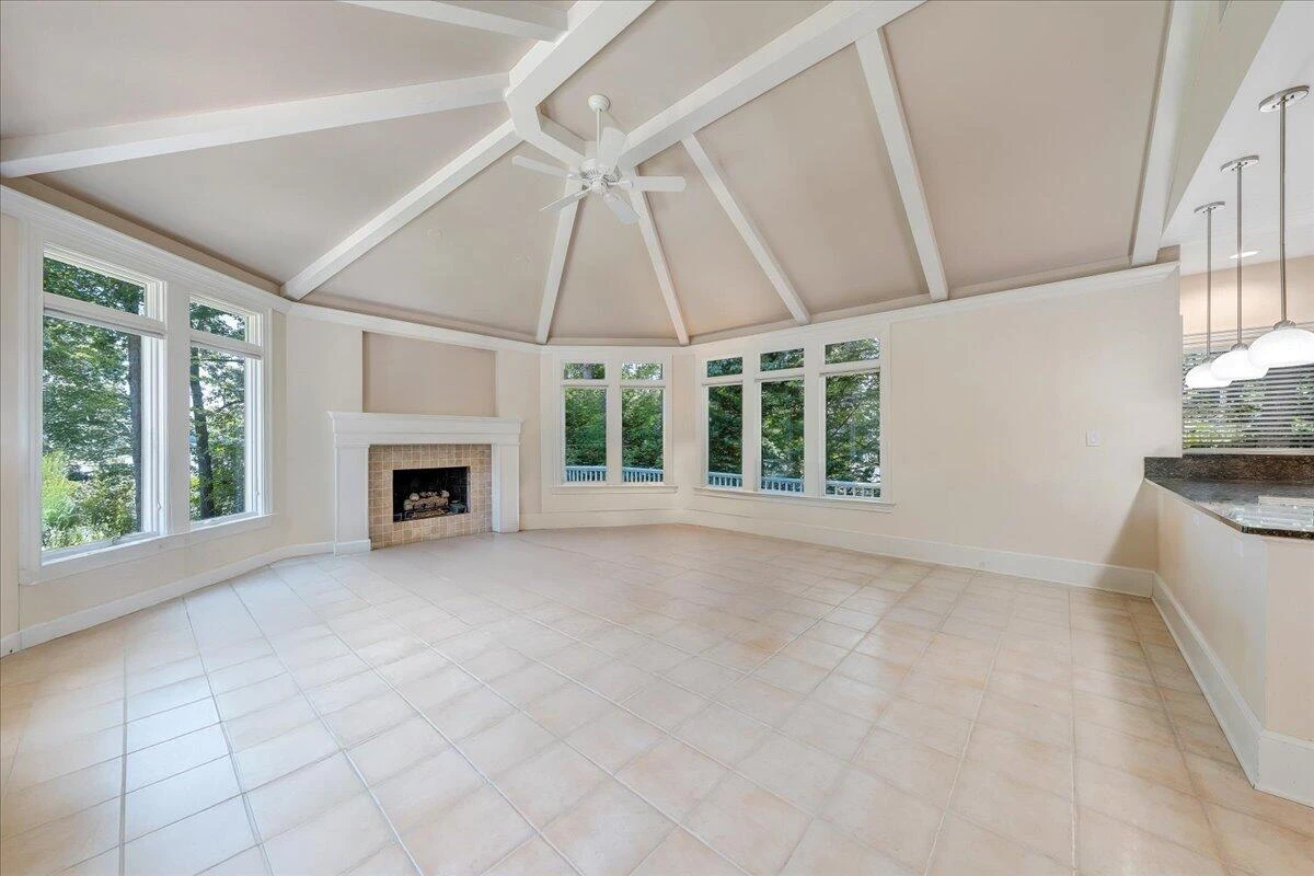 574 Waverly LN - Photo 22