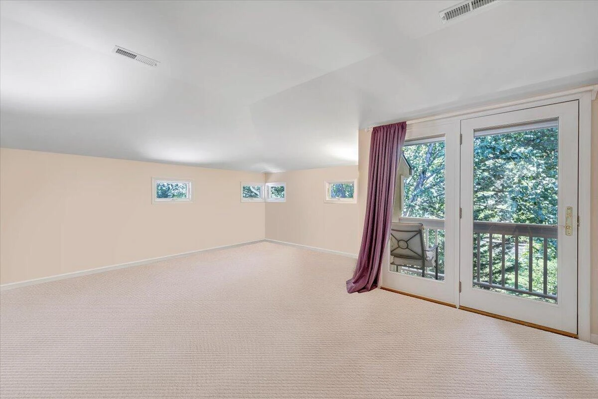 574 Waverly LN - Photo 28