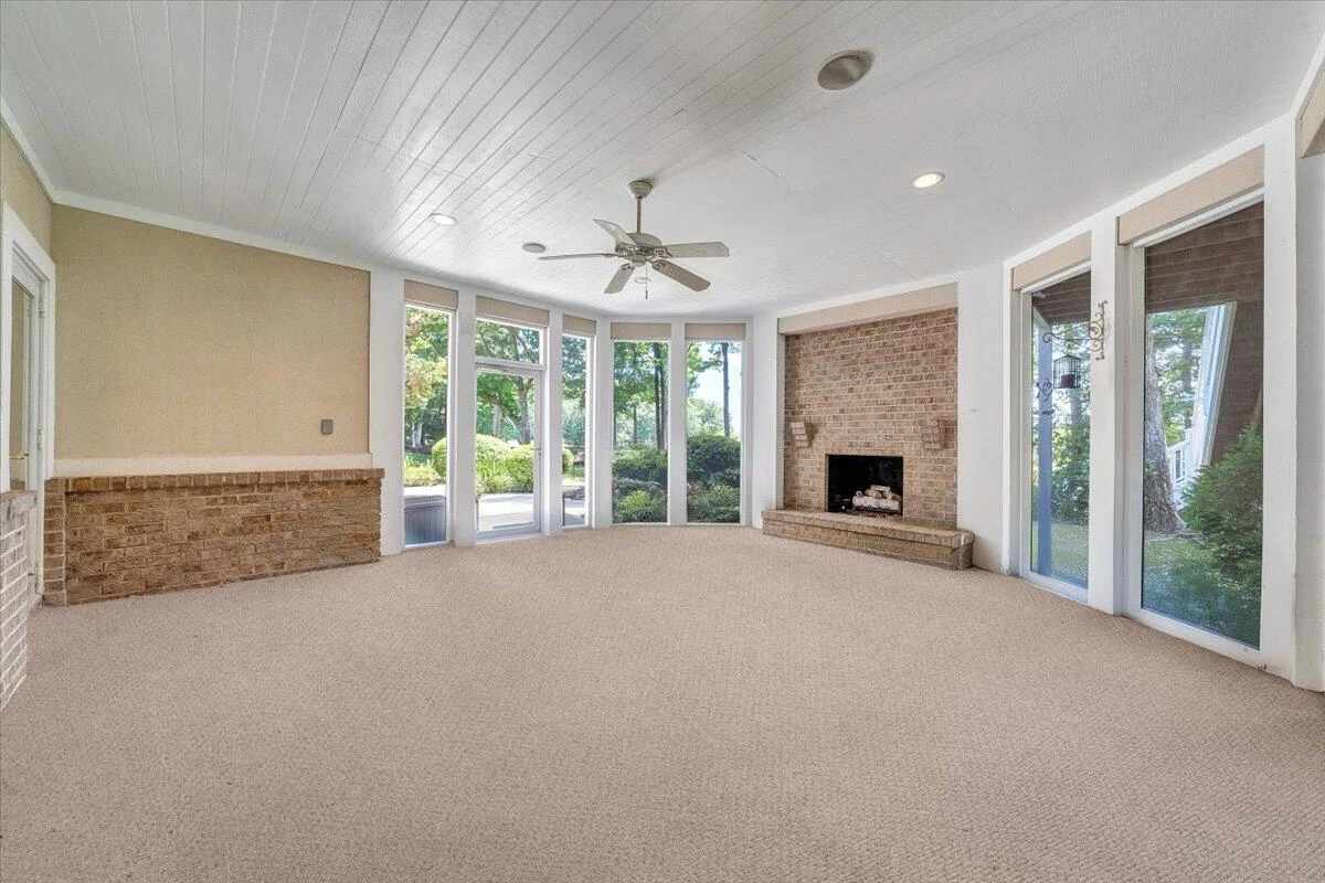 574 Waverly LN - Photo 36