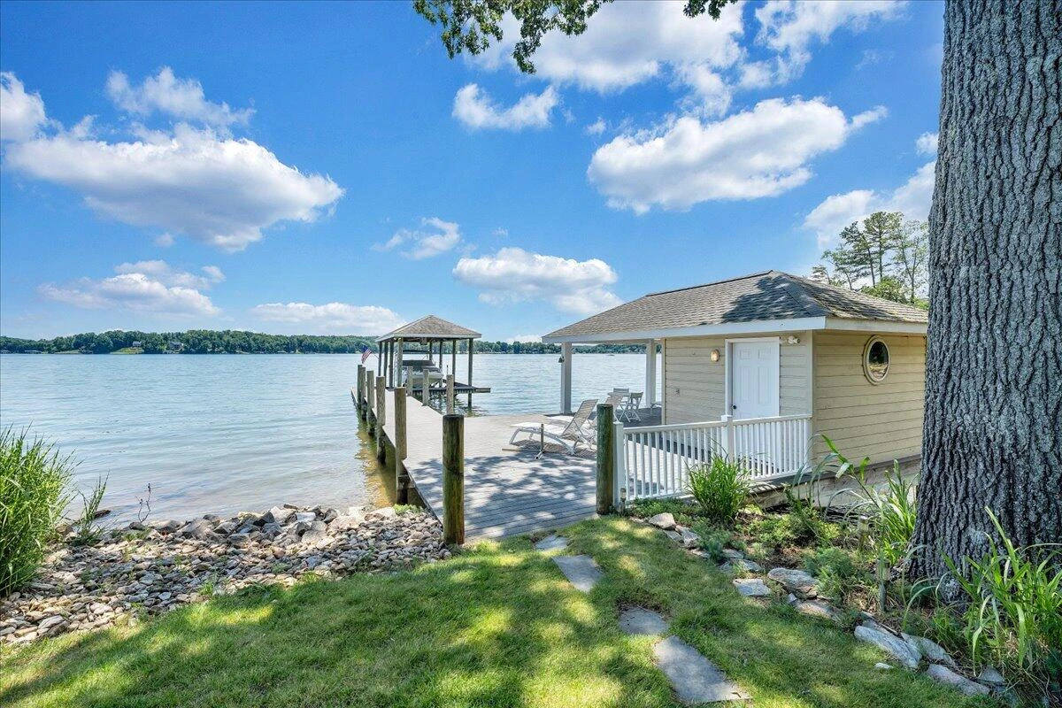 574 Waverly LN - Photo 5