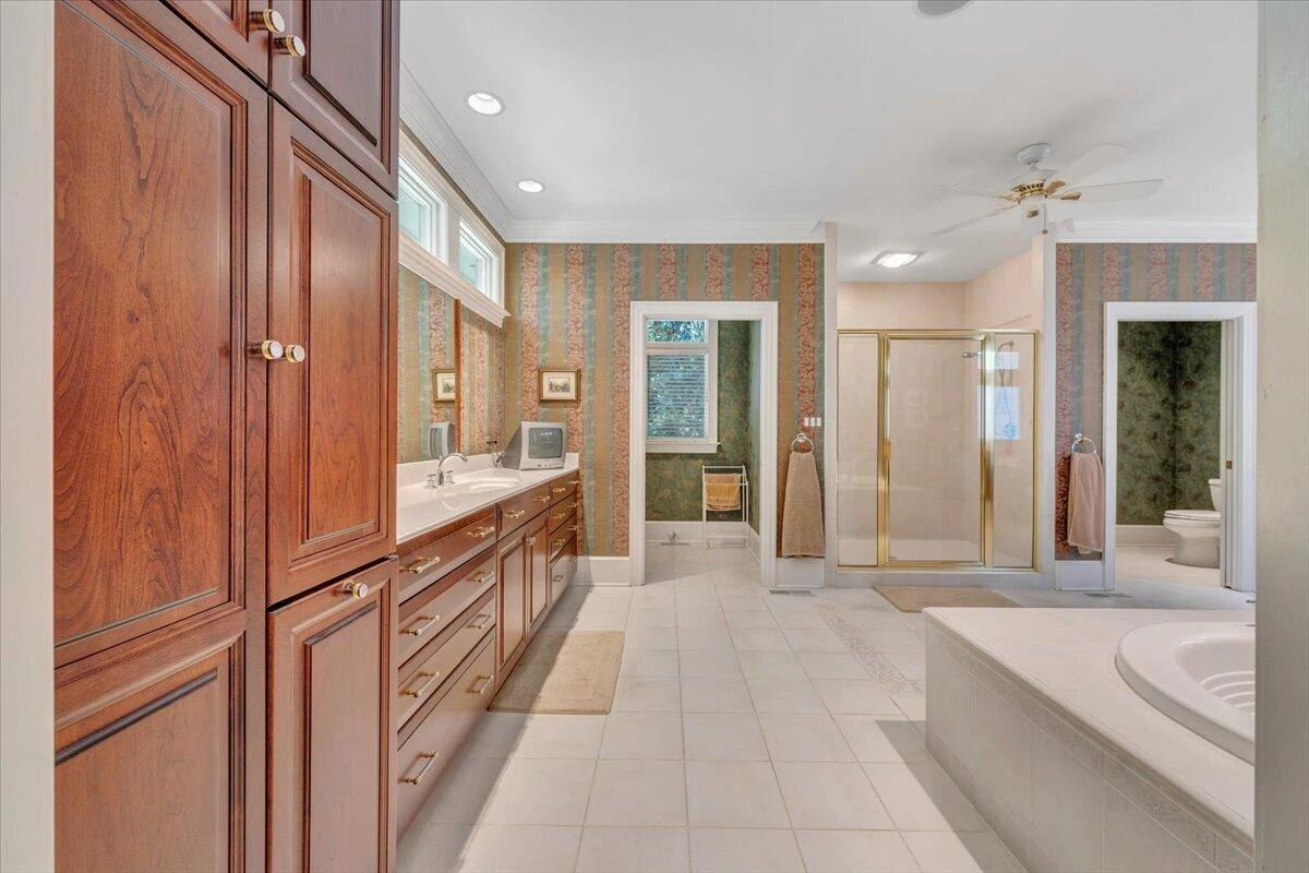 574 Waverly LN - Photo 55