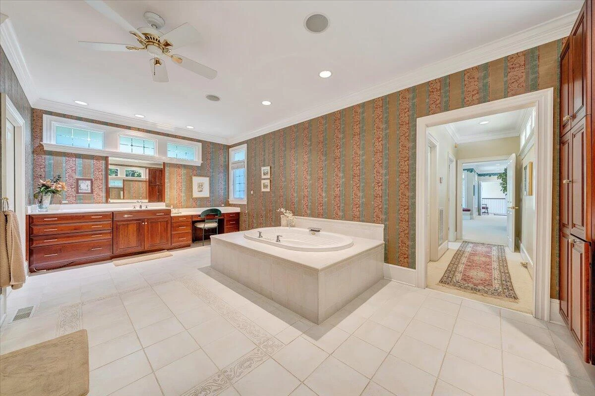 574 Waverly LN - Photo 56