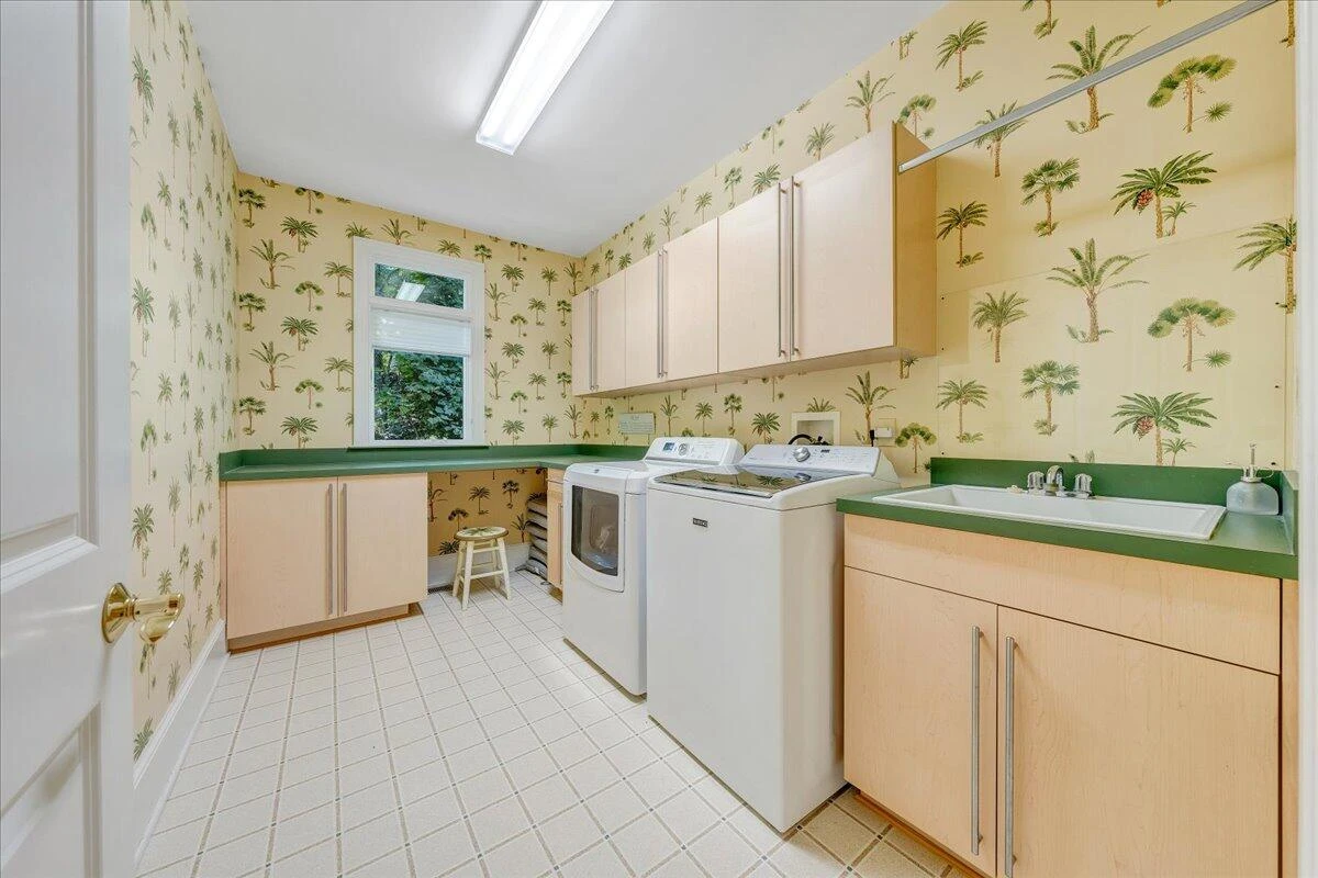574 Waverly LN - Photo 63