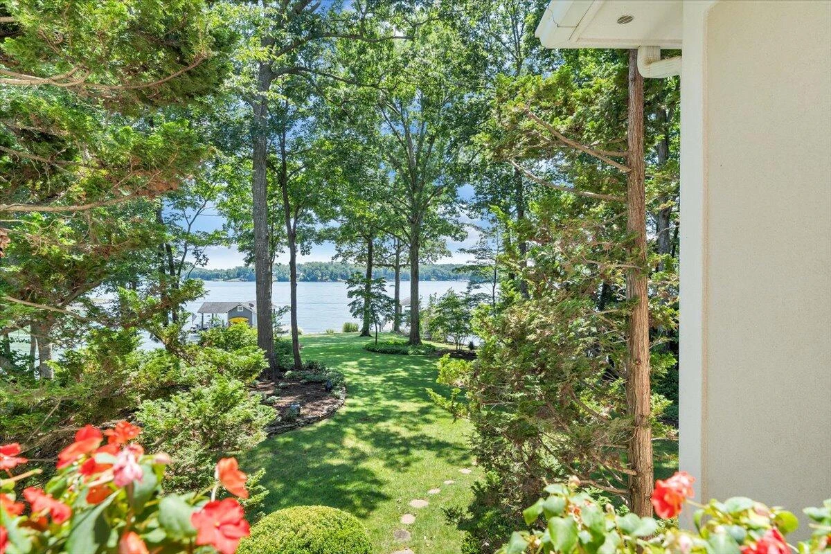574 Waverly LN - Photo 87